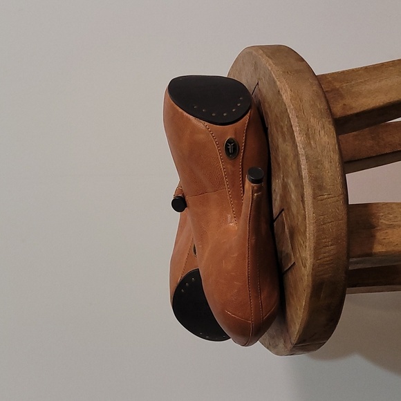 Frye "Liz" Mary Jane platforms - Picture 3 of 4